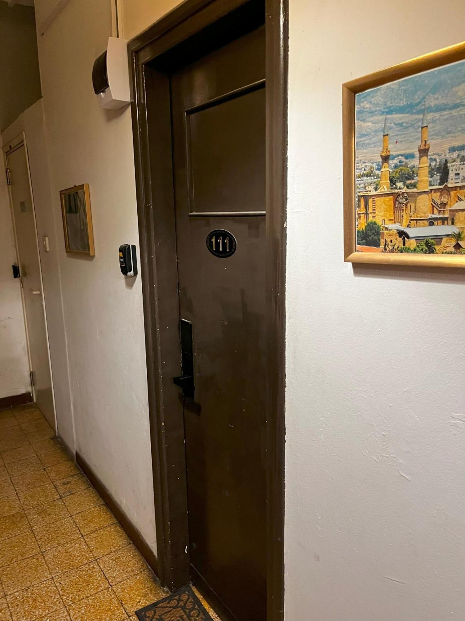Xanthis Hostel Nicosia City Centre Екстер'єр фото
